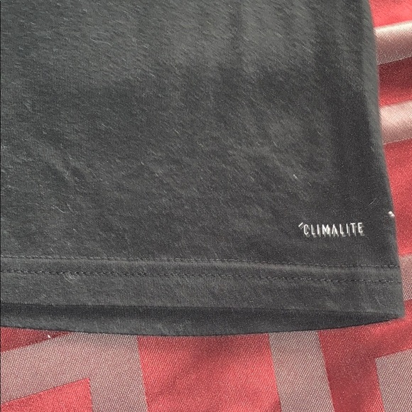 Adidas basic Tee - Picture 4 of 5